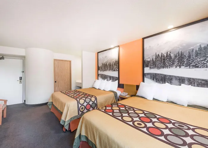 Super 8 By Wyndham Show Hotel 2*