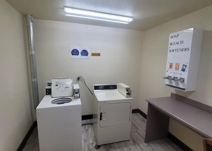 Hotel Super 8 By Wyndham Show 2*