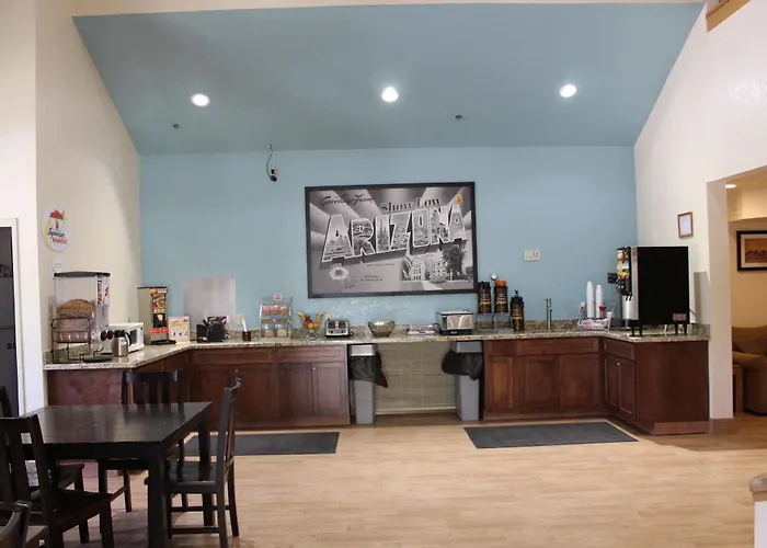 Hotel Super 8 By Wyndham Show